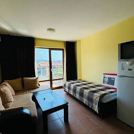 Amadeus I B31 Sunny شقة *